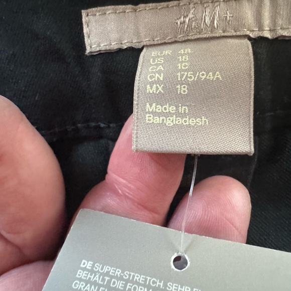 H&M Black slacks - Picture 3 of 3